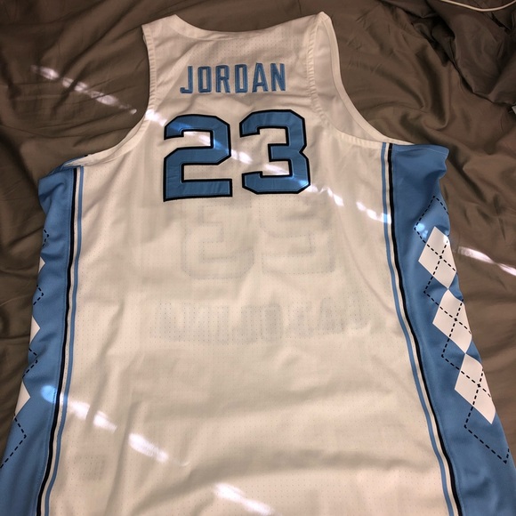 Micheal Jordan jersey - Picture 2 of 2